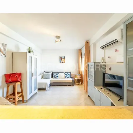 Golden Paradise Apartment